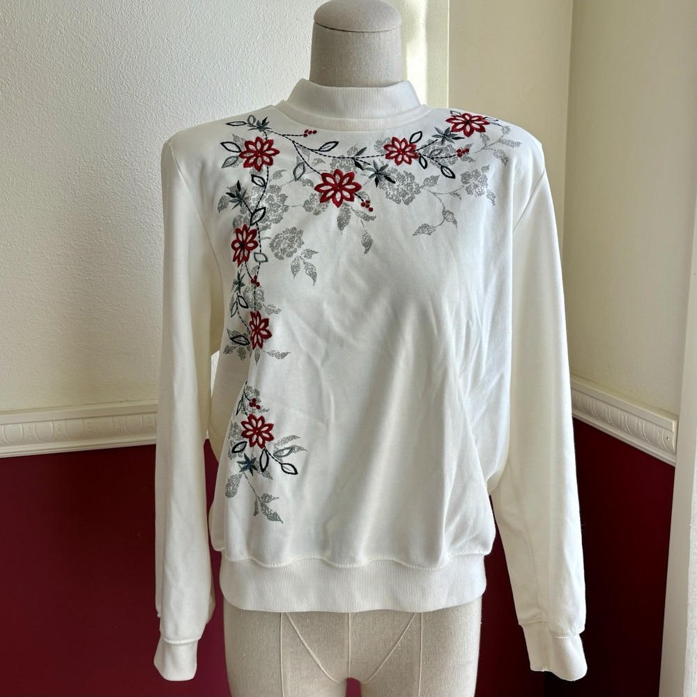 Alfred Dunner Embellished Sweatshirt Women's M Petite Cream Floral Holiday Top‎